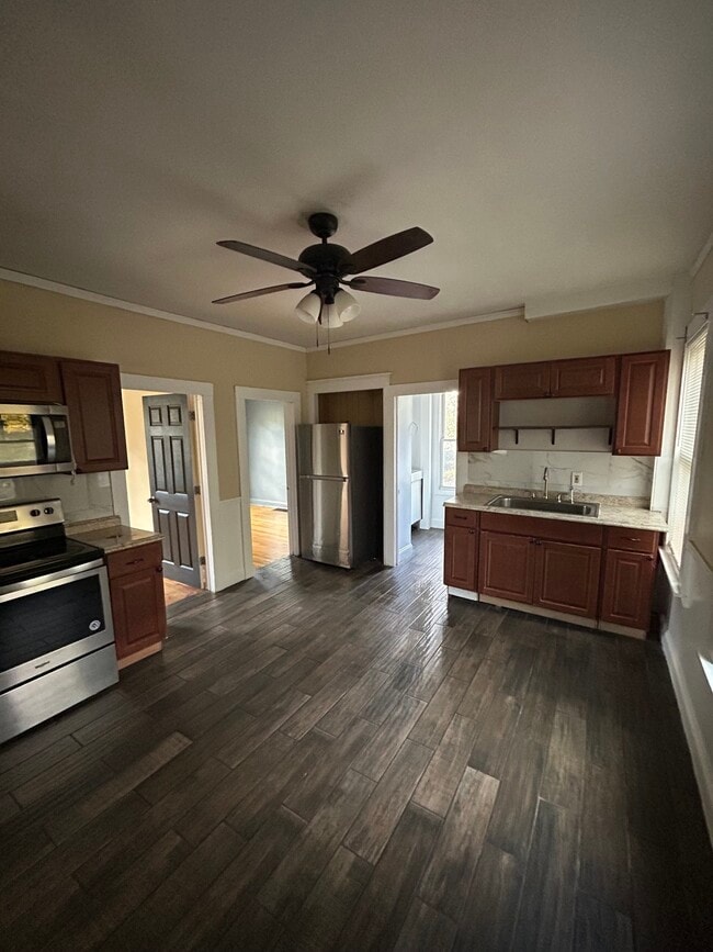 Primary Photo - 39 Springdale Ave