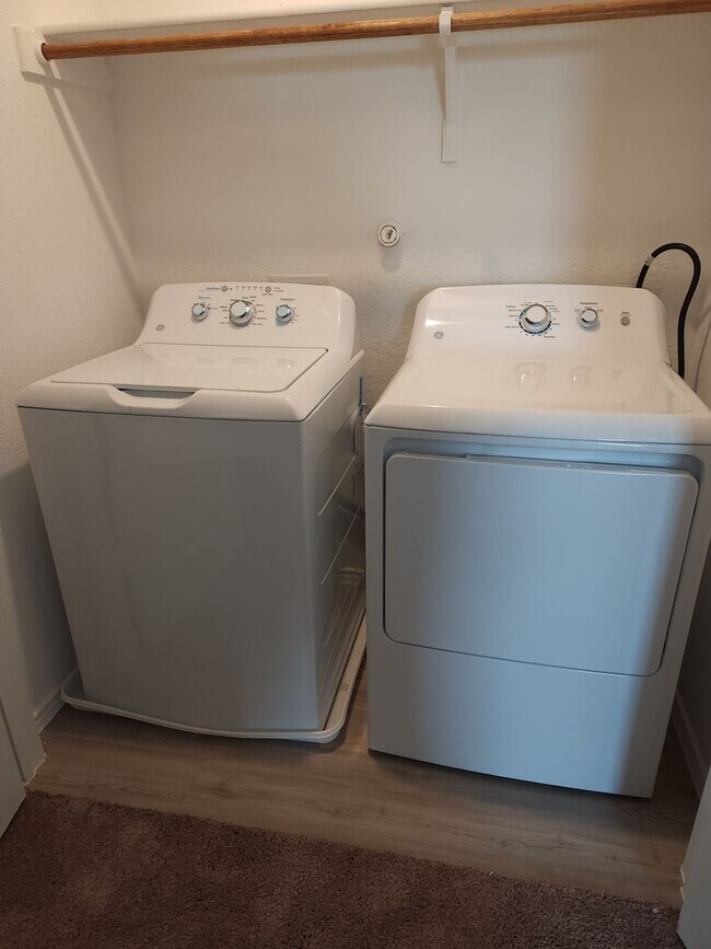 Building Photo - 2 Week Free rent Special! South Side of SA /VIDA community Brand New 4-bed, 2-bth home