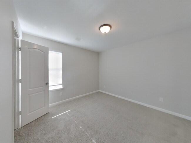 Building Photo - 7914 Moss Springs Ct