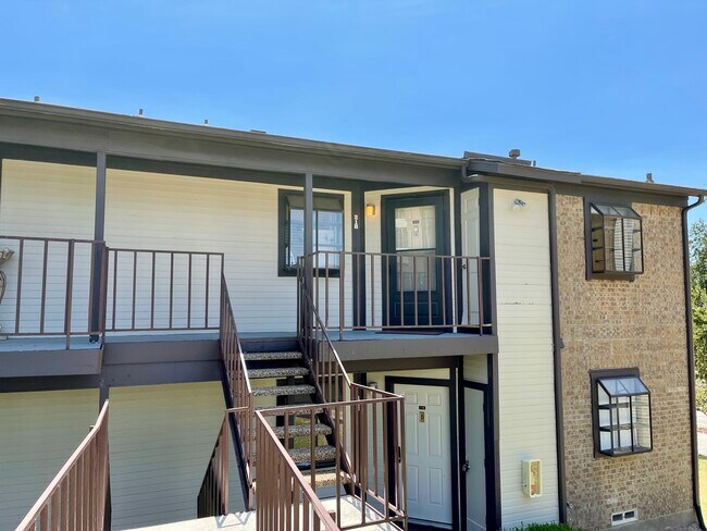 Building Photo - 218 Henry Chandler Dr