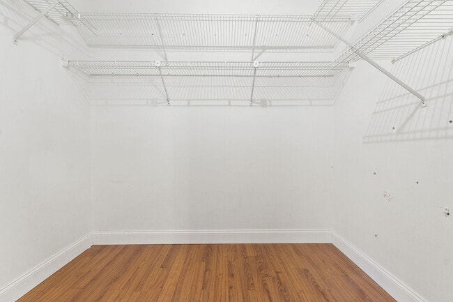 Building Photo - 1465 SE Westmoreland Blvd