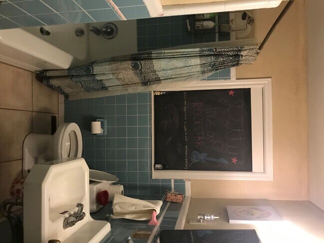 Building Photo - 390 Prince St