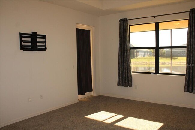 Building Photo - 629 Rosemary Cir