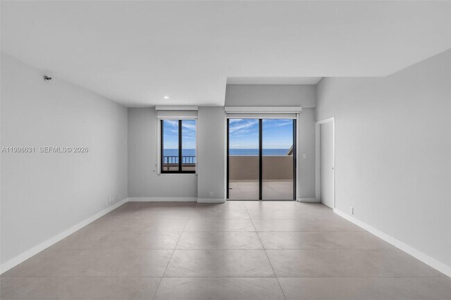 Building Photo - 251 Crandon Blvd