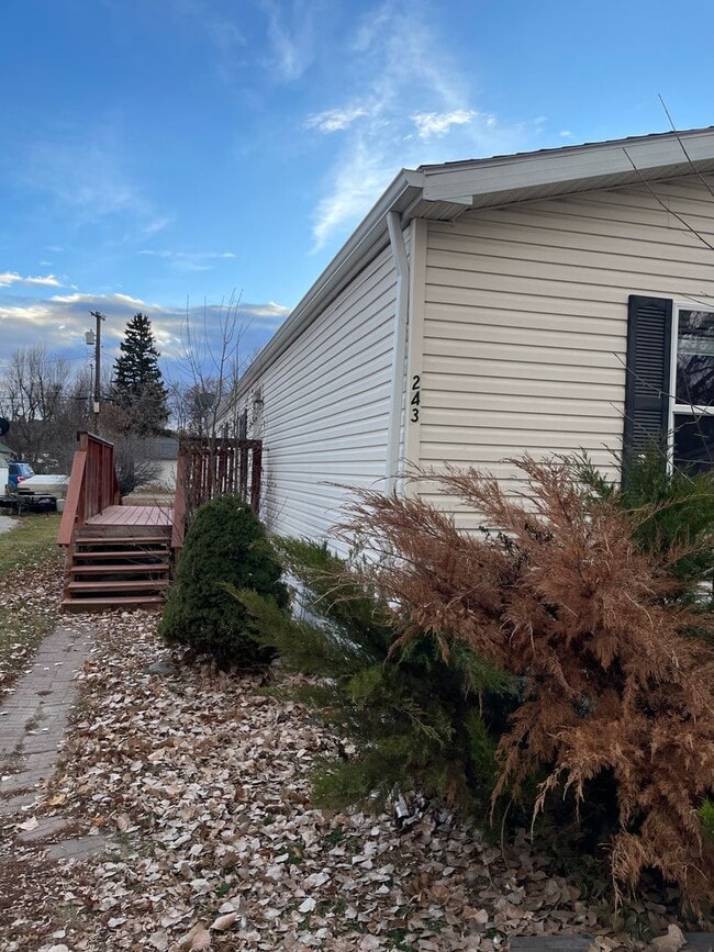 Building Photo - Wonderful 3 Bed 2 Bath In-Town