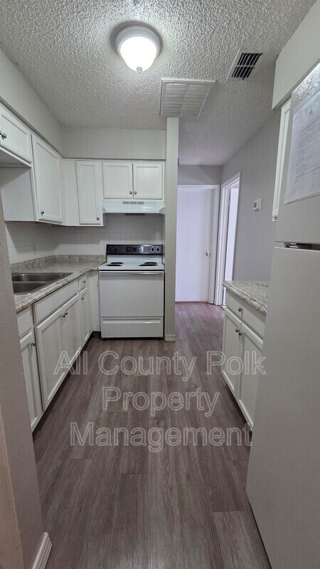 Building Photo - 2336 Chestnut Hills Dr