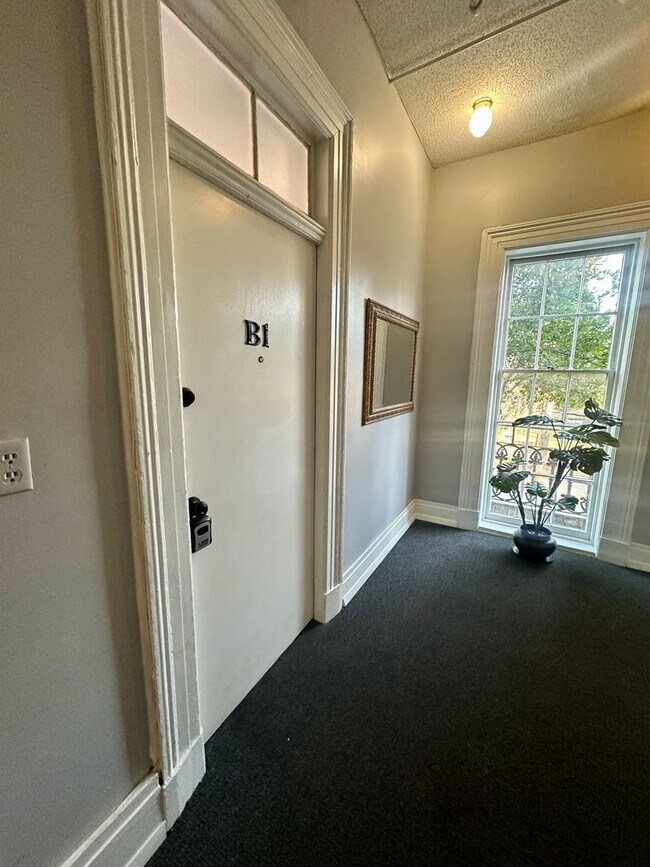 Building Photo - 217 Abercorn St