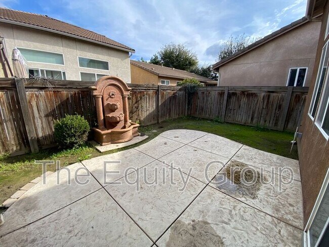 Building Photo - 1424 N Oliveto Ct