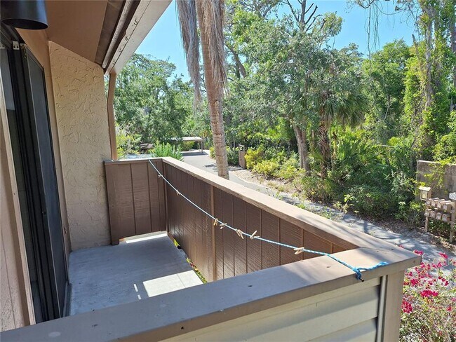 Building Photo - 1697 Brookhouse Cir