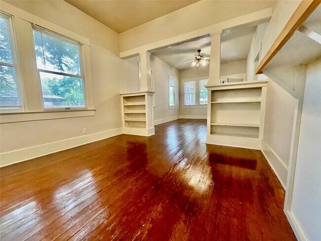 Building Photo - 506 E 38th St