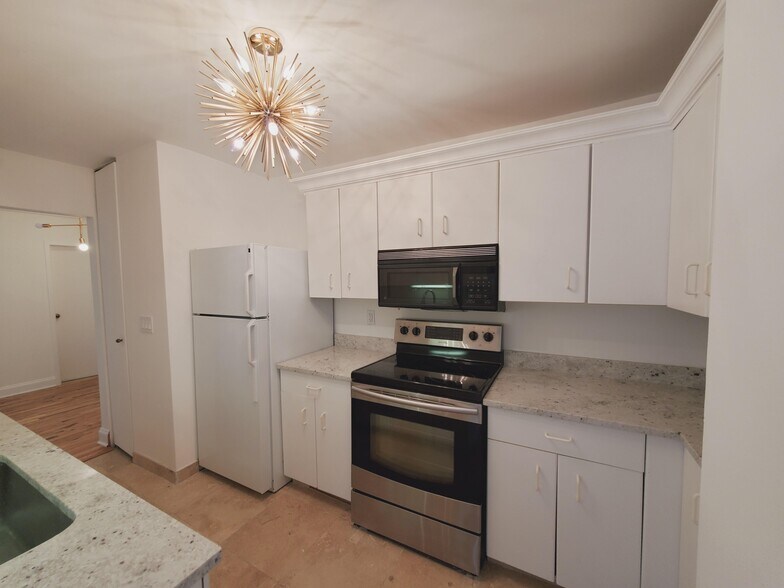 Building Photo - 401 E Ontario St