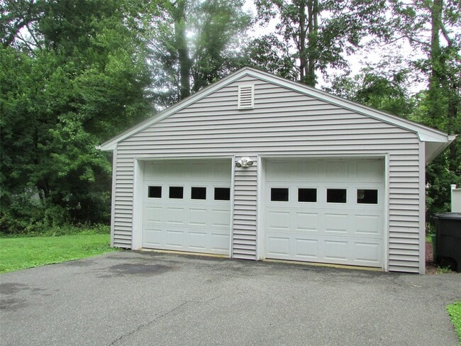 Building Photo - 74 B Demarest Ave