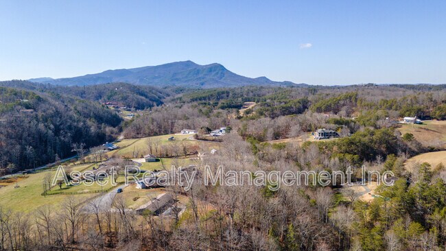 Building Photo - 306 White Cap Ln