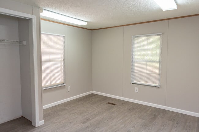 Building Photo - 4711 Morrison Rd