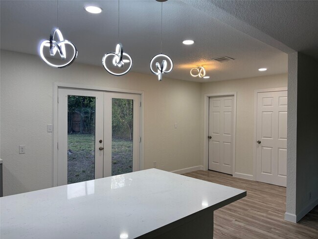 Building Photo - 1310 Canterview Dr