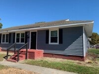 Building Photo - 504 Davenport St
