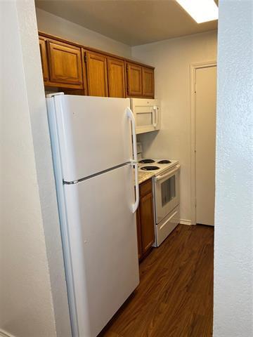 Building Photo - 320 Casie Ct