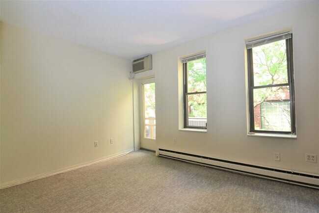 Building Photo - 67 St Germain St