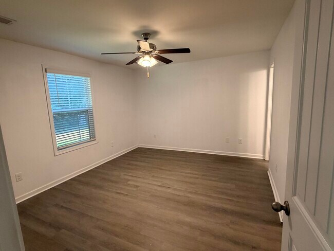 Building Photo - 2177 Stillpointe Dr