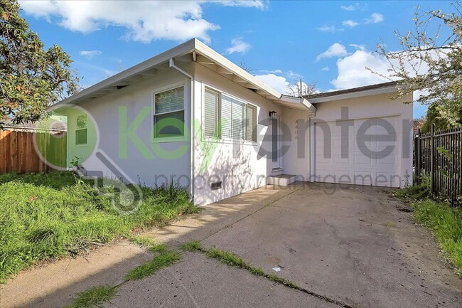 Building Photo - 4406 13th Ave
