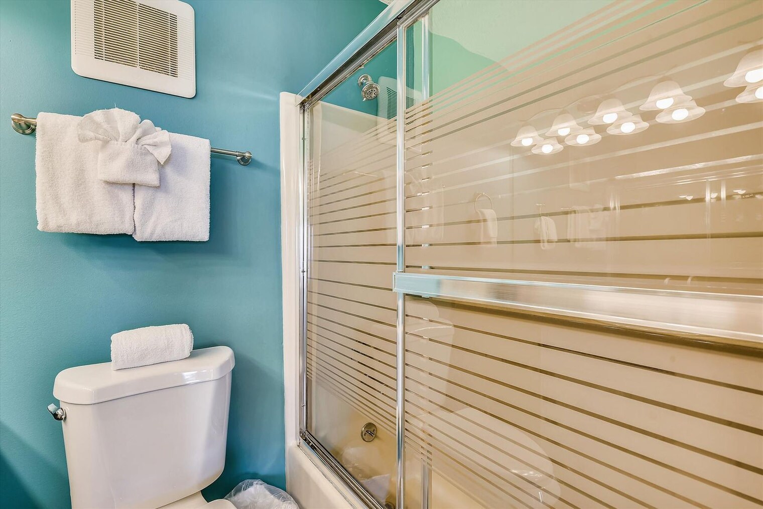 Building Photo - 2858 Joan Ave