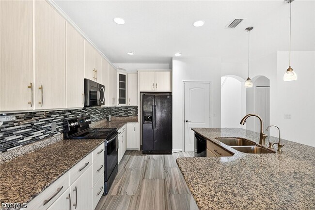 Building Photo - 2858 Via Campania St