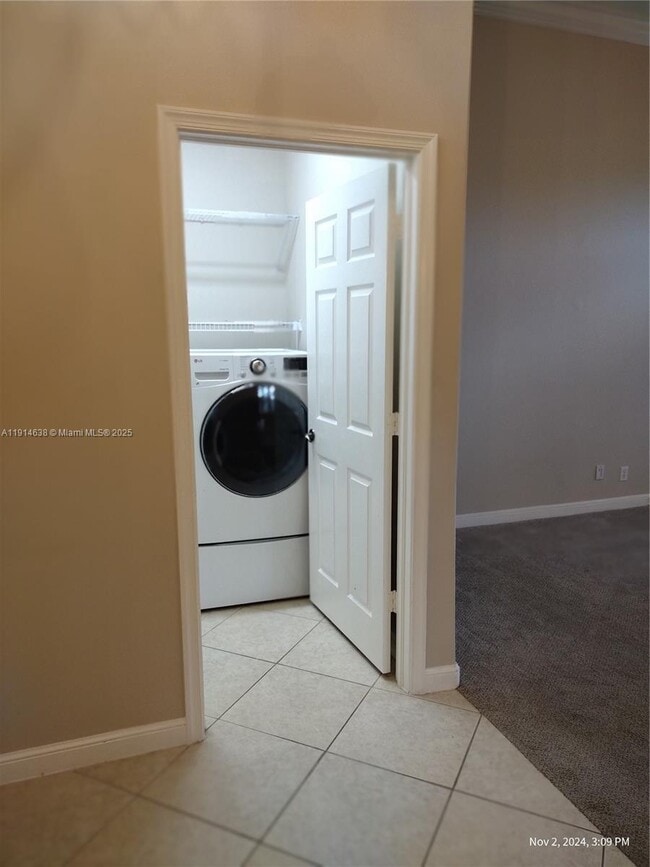 Building Photo - 8092 Driggs Hill