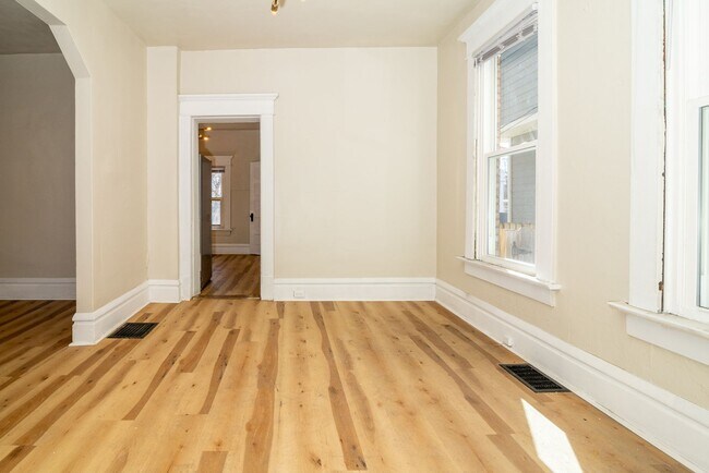Building Photo - 402 Woodland Ave