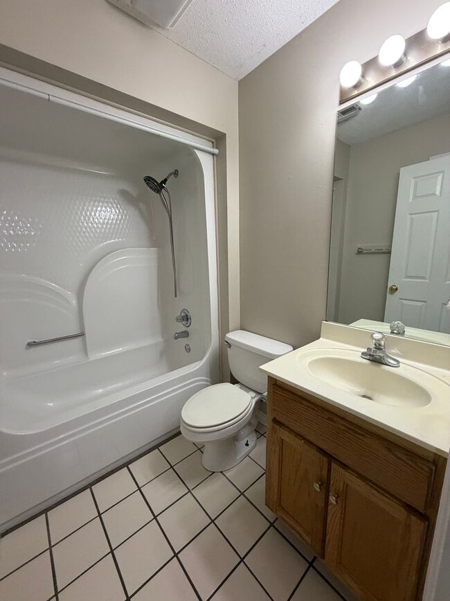 Building Photo - 46/48 Widgeon Way