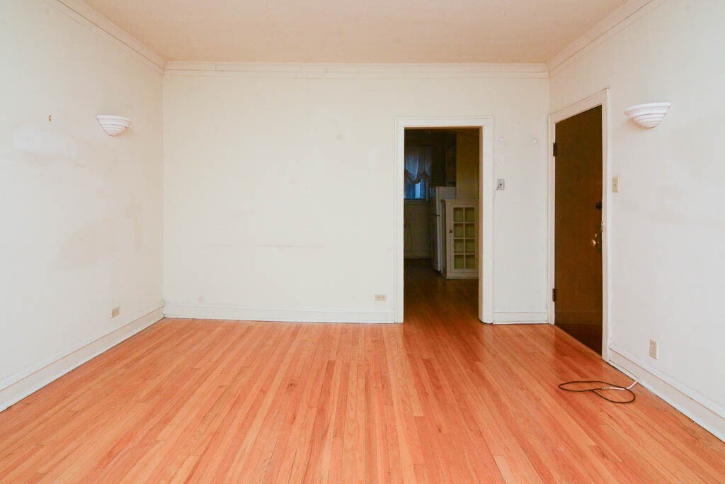 Building Photo - 4327 N Paulina St