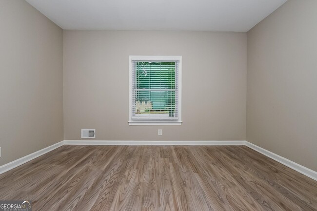 Building Photo - 4492 Raleigh Dr