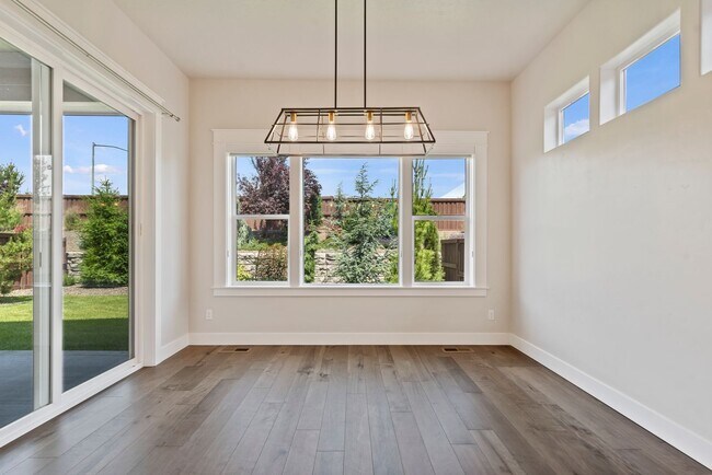 Building Photo - 2 bed 2.5 bath premium upgraded home in 55...