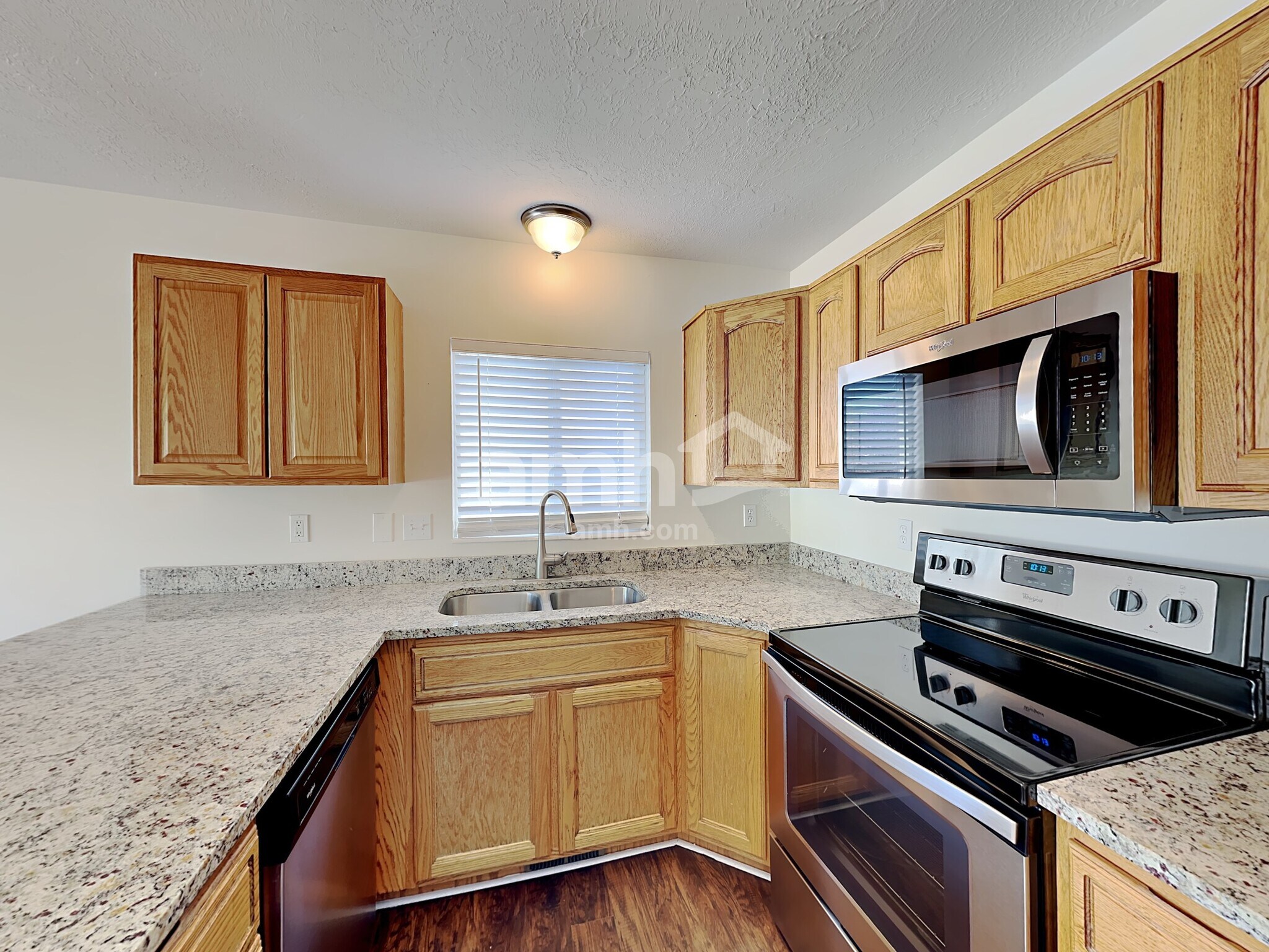 Building Photo - 5069 S Vista Dr