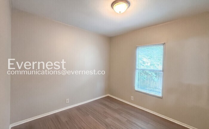 Building Photo - 11711 Greenglen Dr