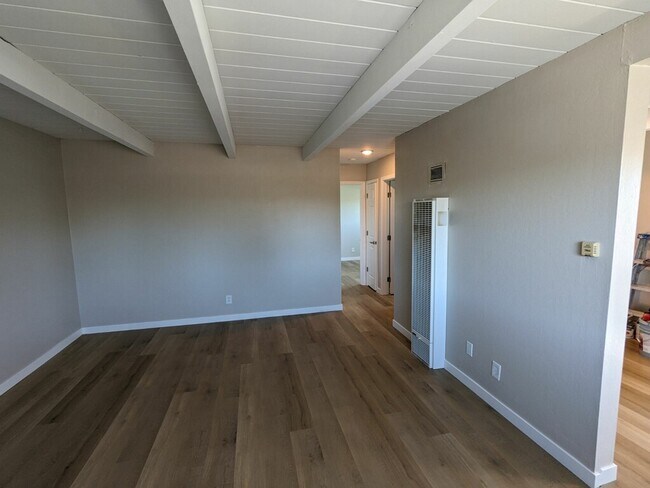 Building Photo - 353 S 29th St