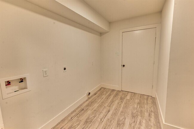 Building Photo - 15626 Whitewater Ln