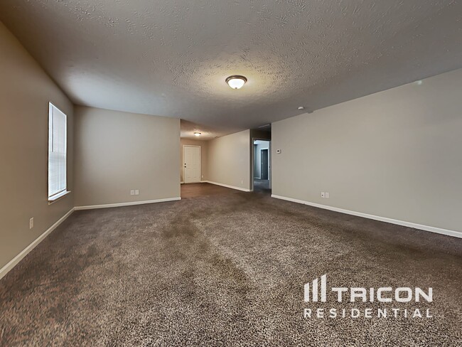 Building Photo - 2368 Bridlewood Dr
