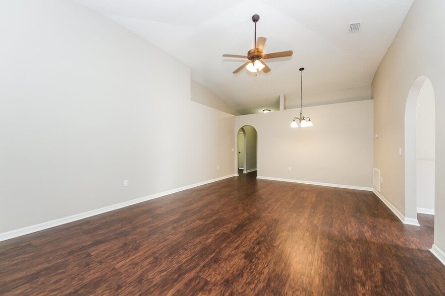 Building Photo - 254 Regal Downs Cir