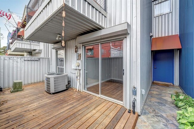 Building Photo - 1117 Arthur St