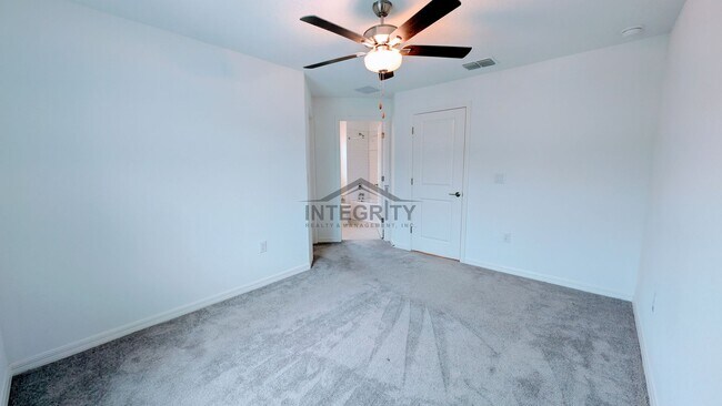 Building Photo - 6049 Shiner St