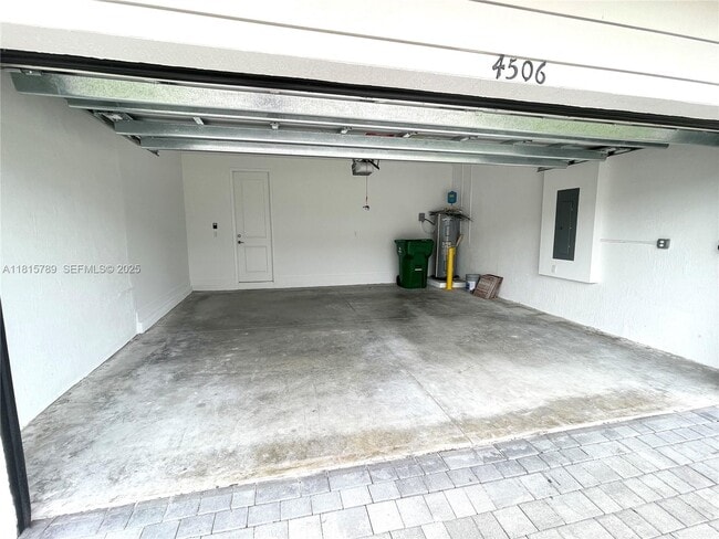 Building Photo - 4506 SW 174th Ave