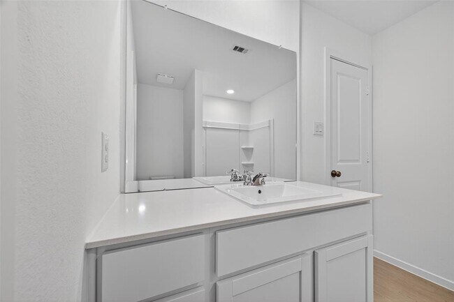 Building Photo - 102 Cedar Elm Ct
