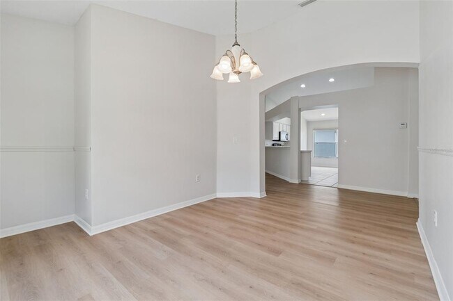 Building Photo - 2222 Roanoke Springs Dr
