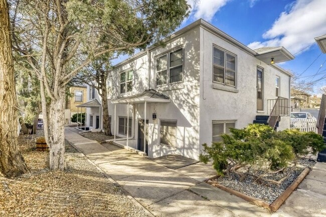 Building Photo - Weidenhaft Mitchell Apartments
