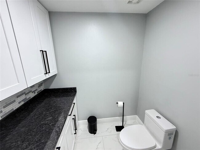 Building Photo - 128 Sandalwood Dr