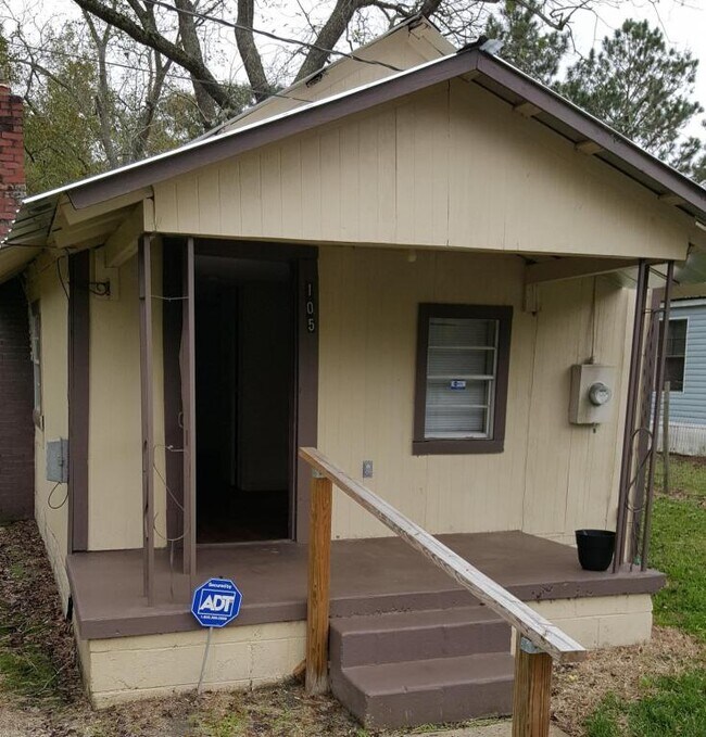 105 Railroad Street 105 Railroad St Omega GA 31775 Apartment Finder