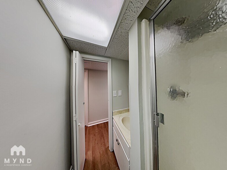 Building Photo - 1840 Westridge Dr