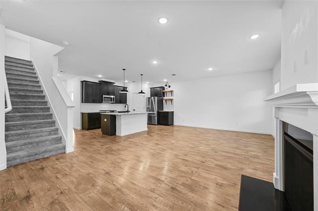 Building Photo - 1428 Victoria St