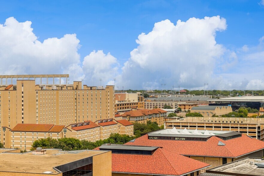 Balcony view over campus - 1801 Lavaca St