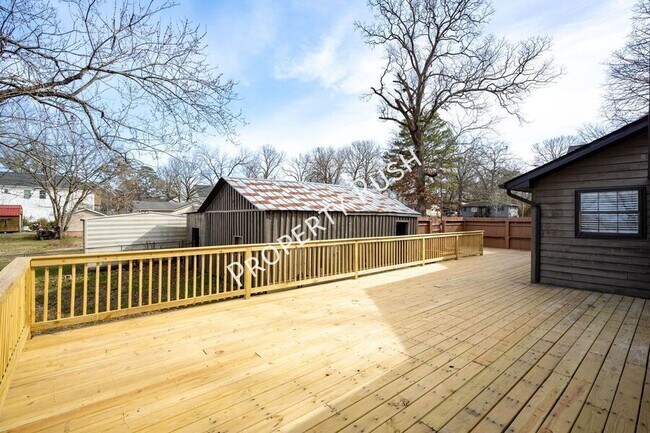 Building Photo - 8229 Patterson Rd